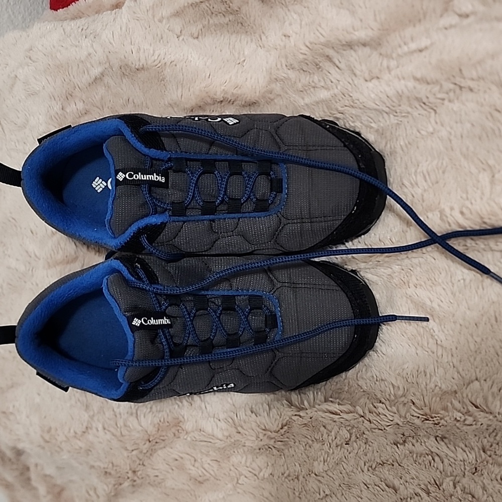 Columbia Youth waterproof Hiking shoes size 3